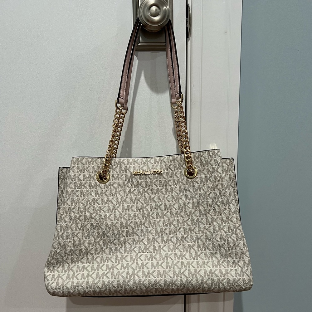Michael Kors white bag